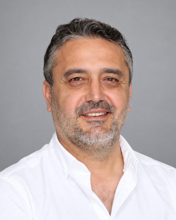 Hayri Güzeldağ portresi